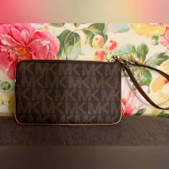 Michael Kors wristlet, brown and gold, approximately 7 5/8” x 4” - Picture 5 of 5